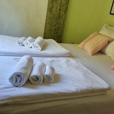 Guest House Klara Solin Esterno foto