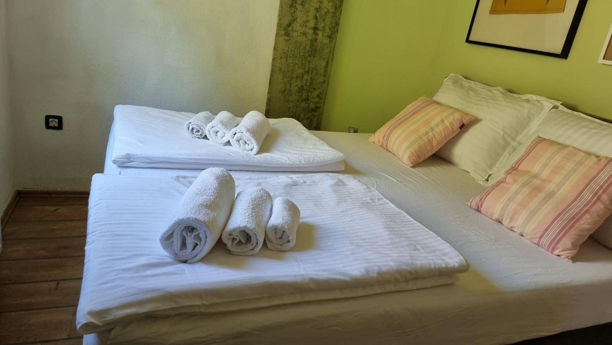 Guest House Klara Solin Esterno foto